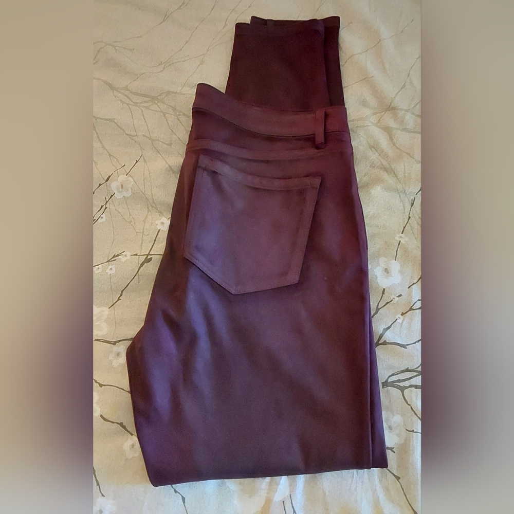 Jessica Simpson Kiss Me Super skinny Coated Stretch Jeans in Wine Tasting, sz 31